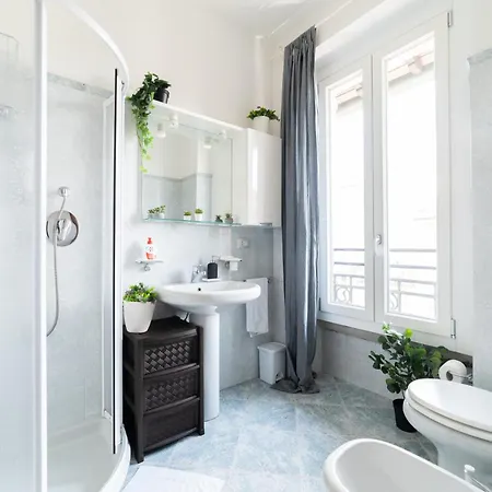 Apartament Duomo-bocconi-navigli Area, Elegant & Peaceful Retreat