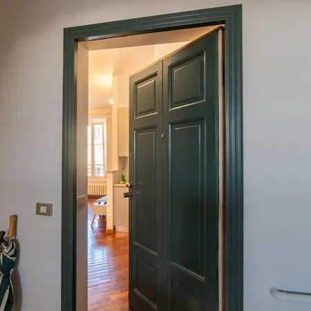 Apartament Duomo-bocconi-navigli Area, Elegant & Peaceful Retreat Mediolan