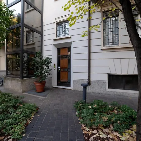 Duomo-bocconi-navigli Area, Elegant & Peaceful Retreat Apartament